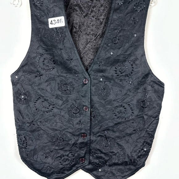Kar a van black vest vintage size medium p2p 18-1/2 24”length embroidered. - Picture 6 of 6